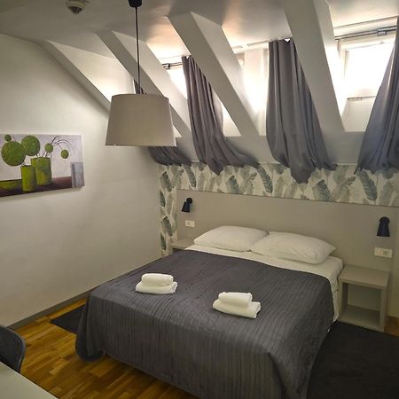 זאגרב Garden Hotel מראה חיצוני תמונה