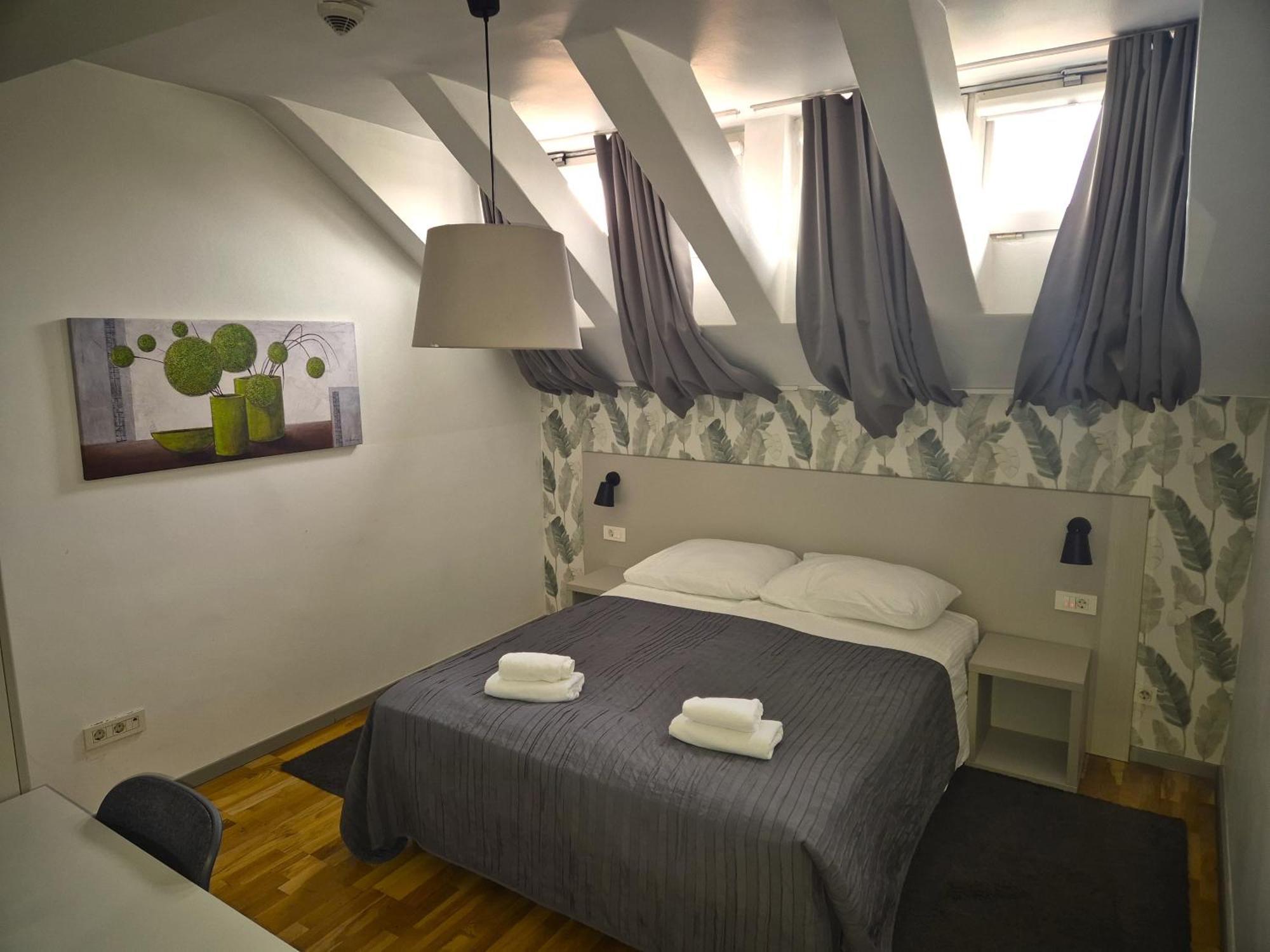זאגרב Garden Hotel מראה חיצוני תמונה