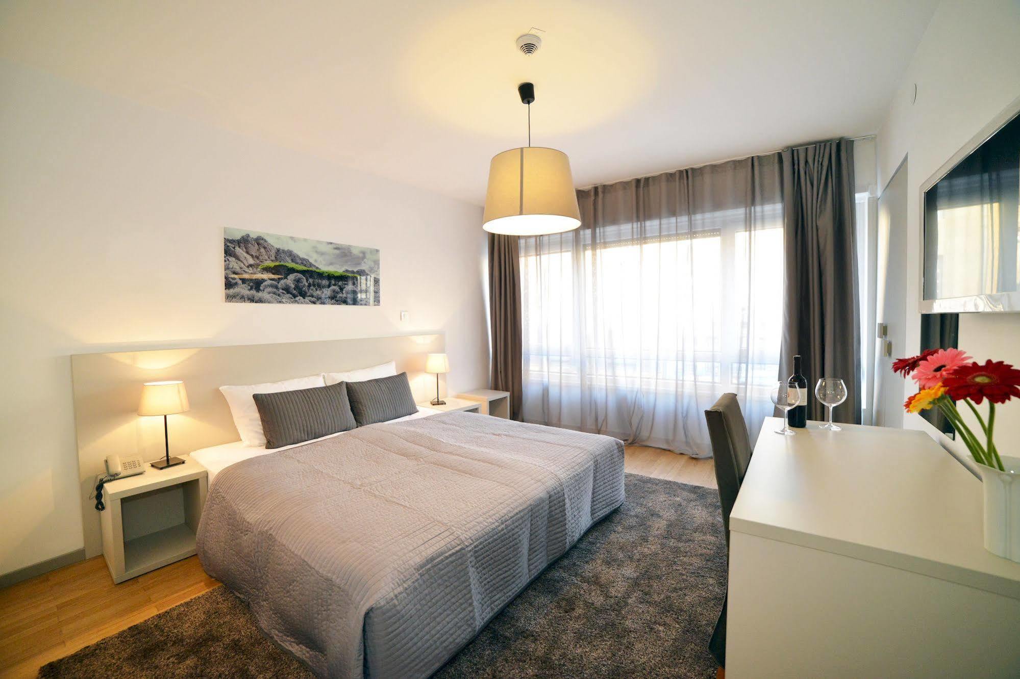 זאגרב Garden Hotel מראה חיצוני תמונה