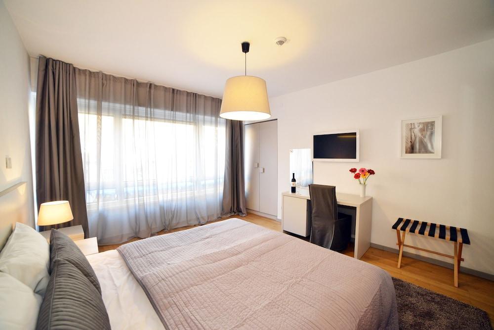 זאגרב Garden Hotel מראה חיצוני תמונה