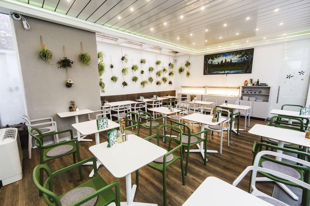 זאגרב Garden Hotel מראה חיצוני תמונה